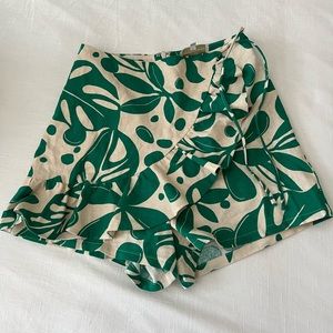 Anthropologie green and beige skort